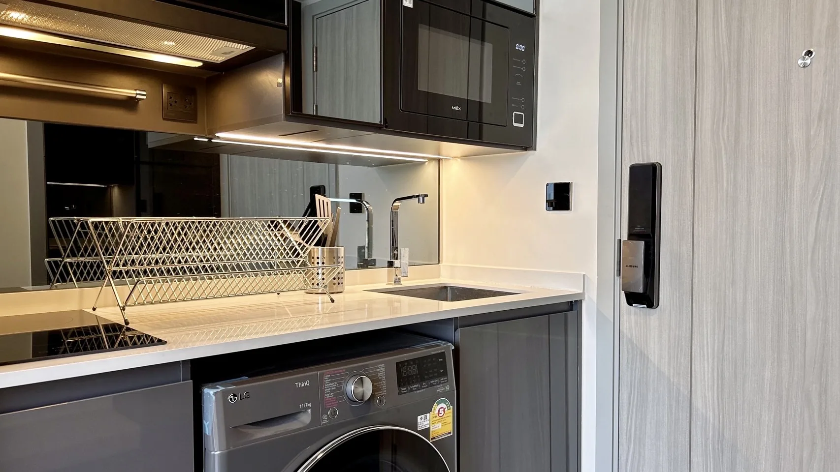 Property photos for Park Origin Chula-samyan