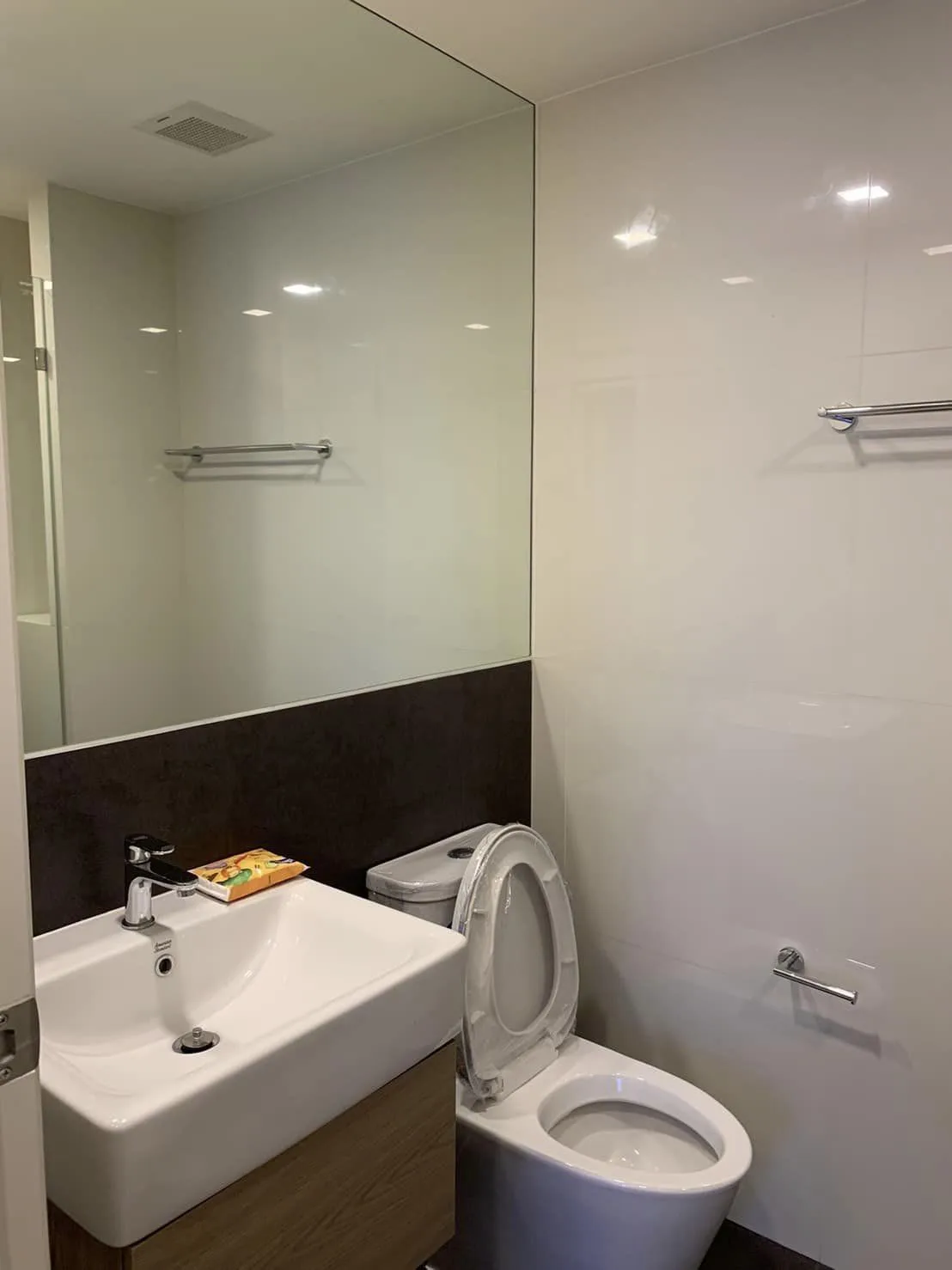 Property photos for Chambers On - nut Station