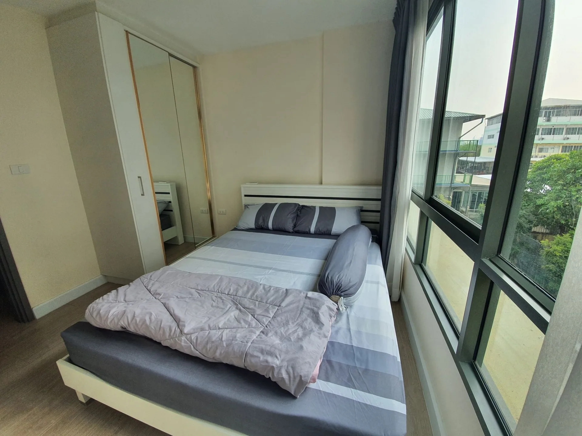 Property photos for Metroluxe Rose Gold Phahol-Sutthisan
