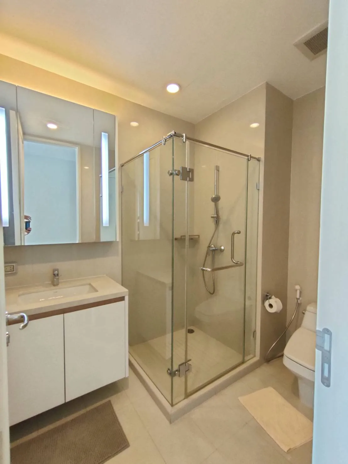 Property photos for Q Langsuan