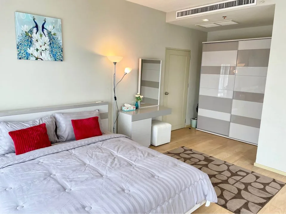 Property photos for Noble Reveal
