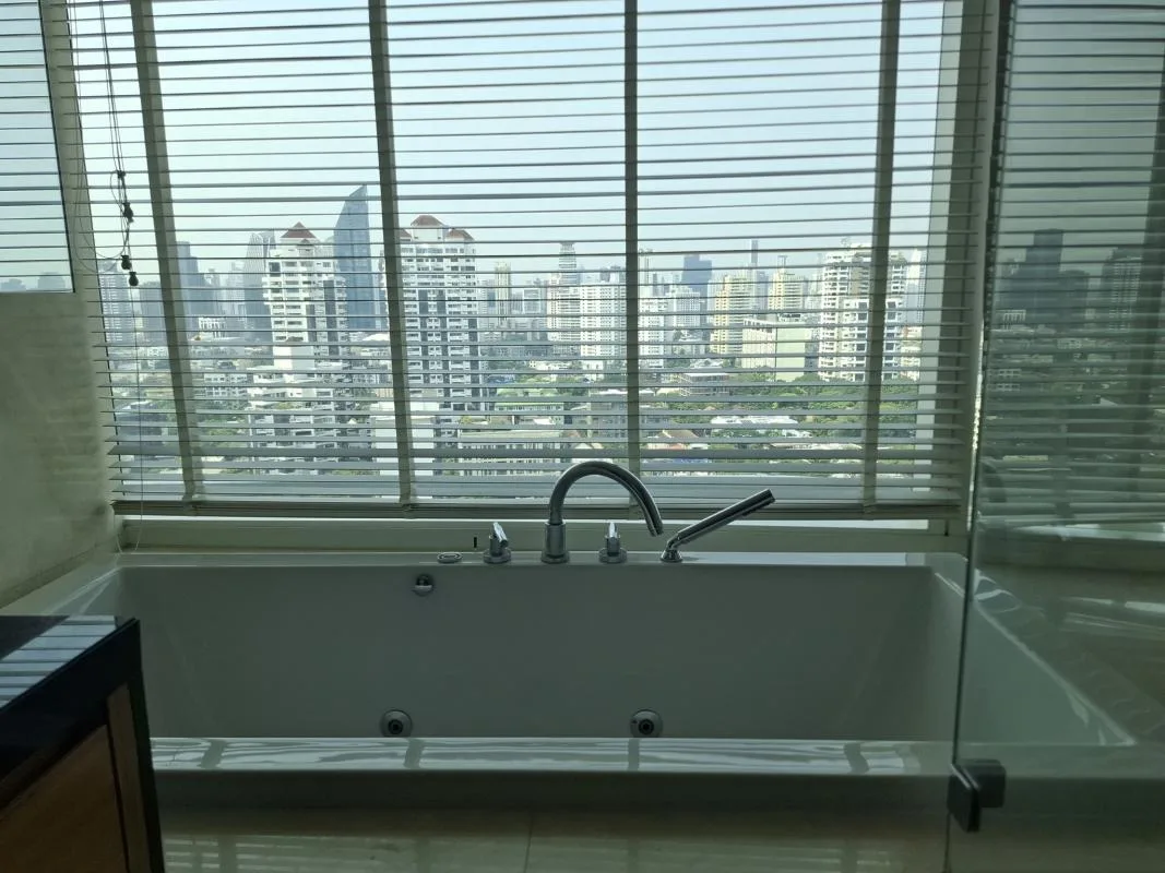 Property photos for Eight Thonglor Residence