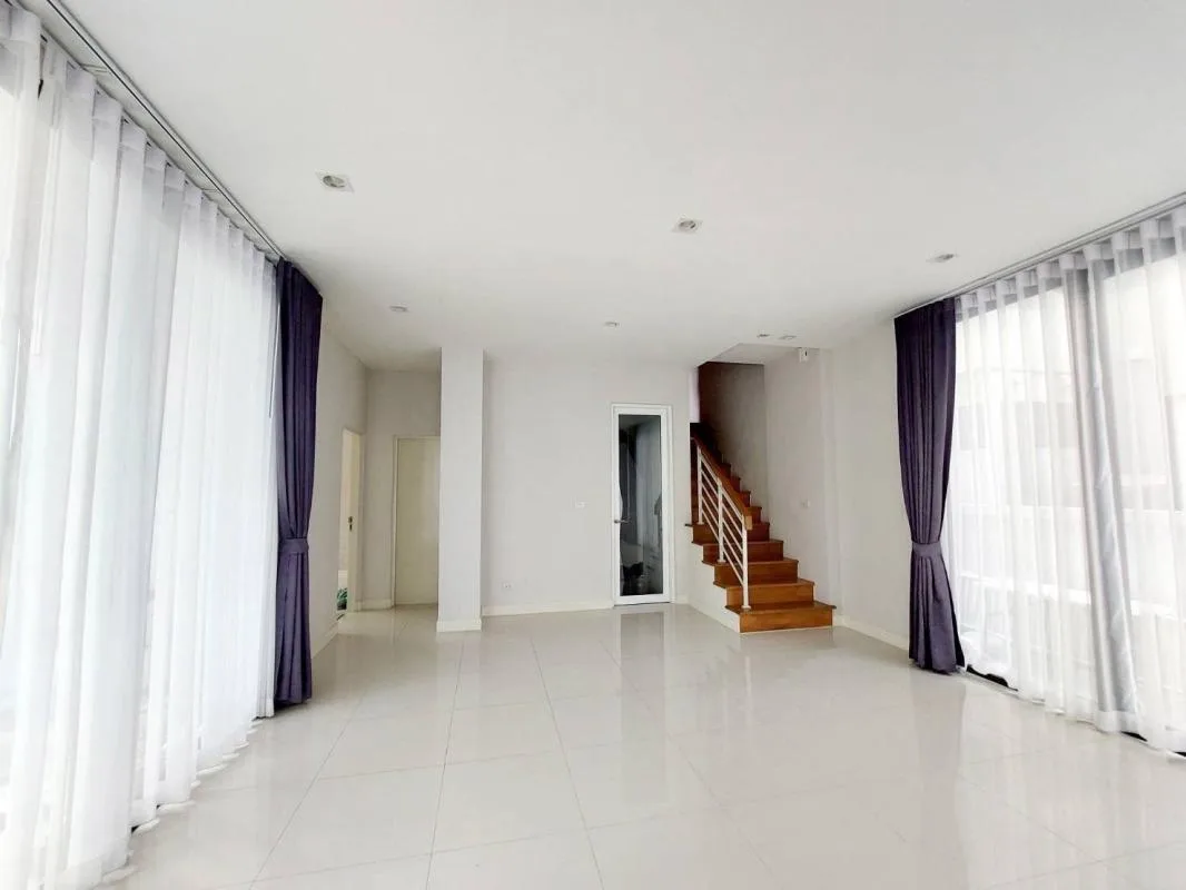 Property photos for Baan Klang Muang Classe Ekkamai-ramintra