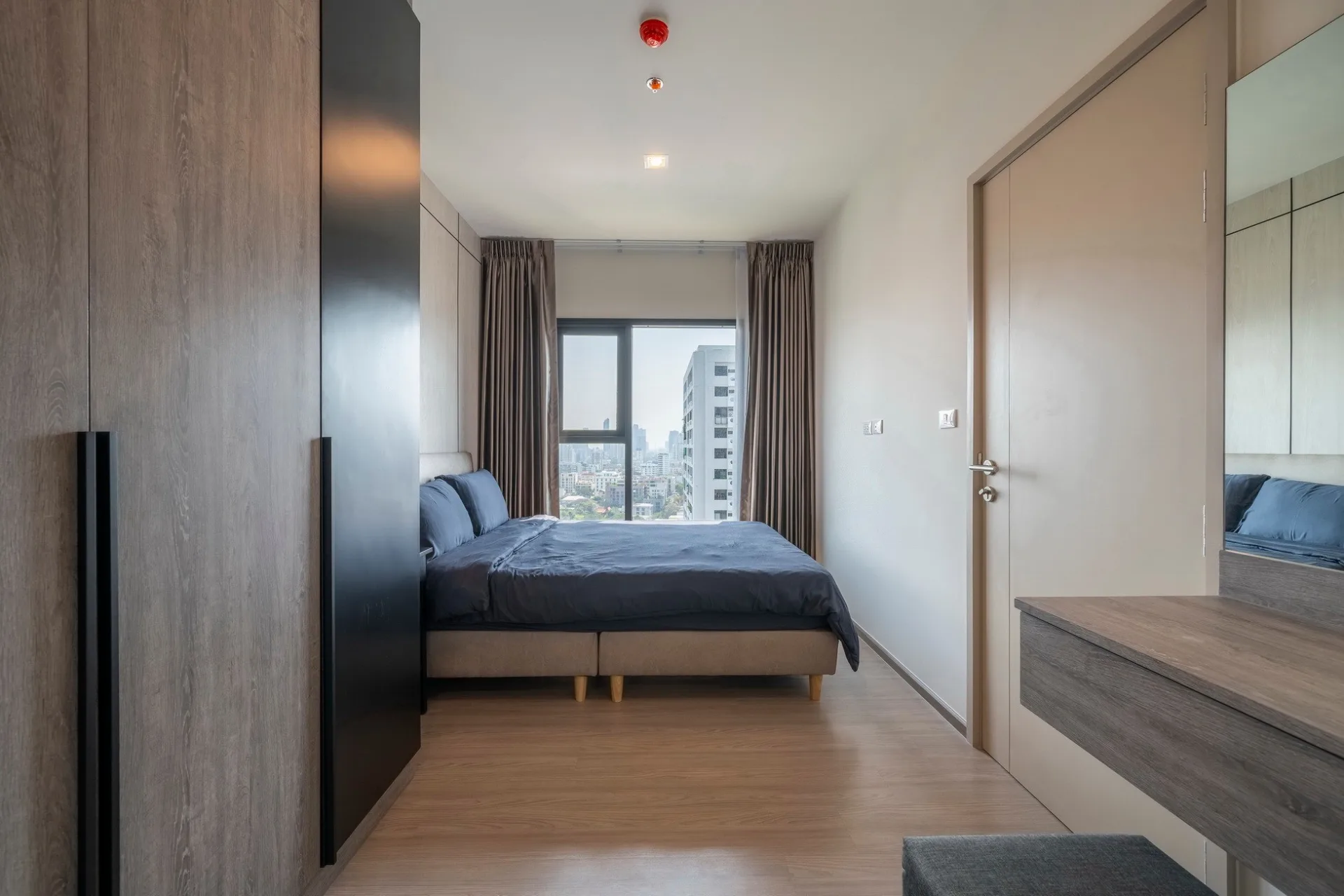 Property photos for The Base Phetchaburi-thonglor