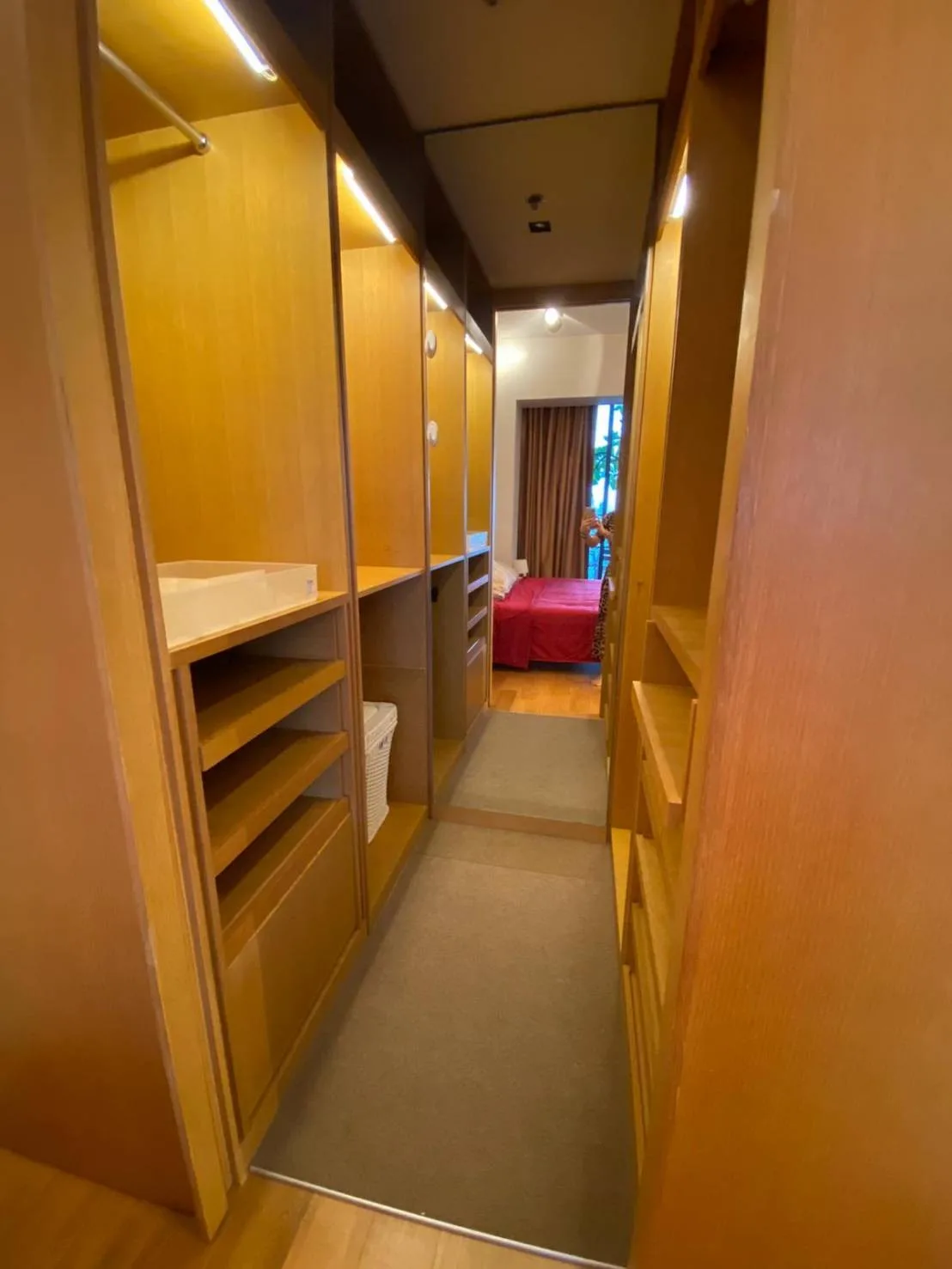 Property photos for The Met