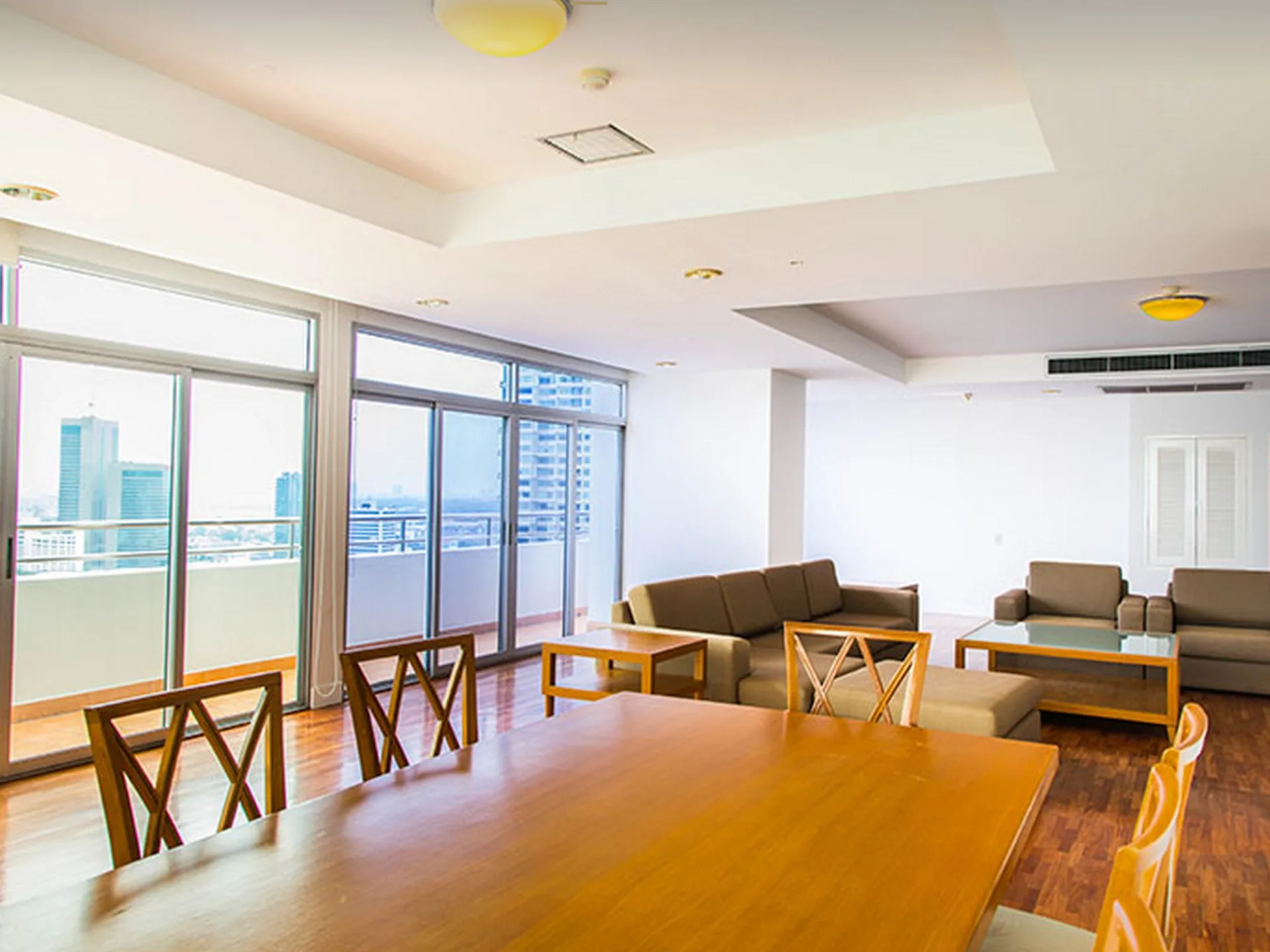 Property photos for Krungthep Thani Tower