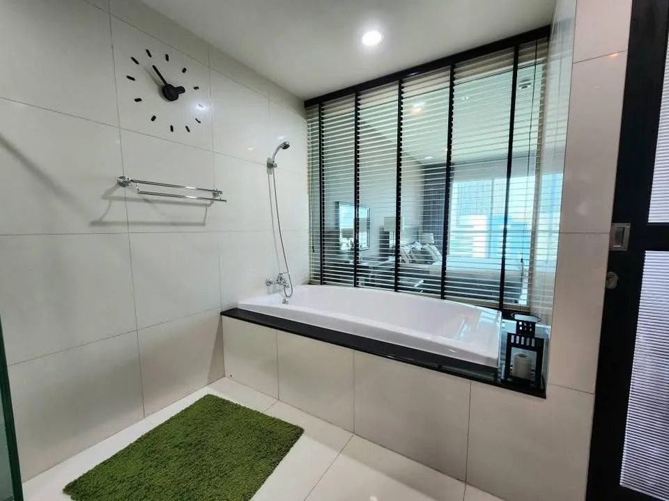 Property photos for The Address Chidlom