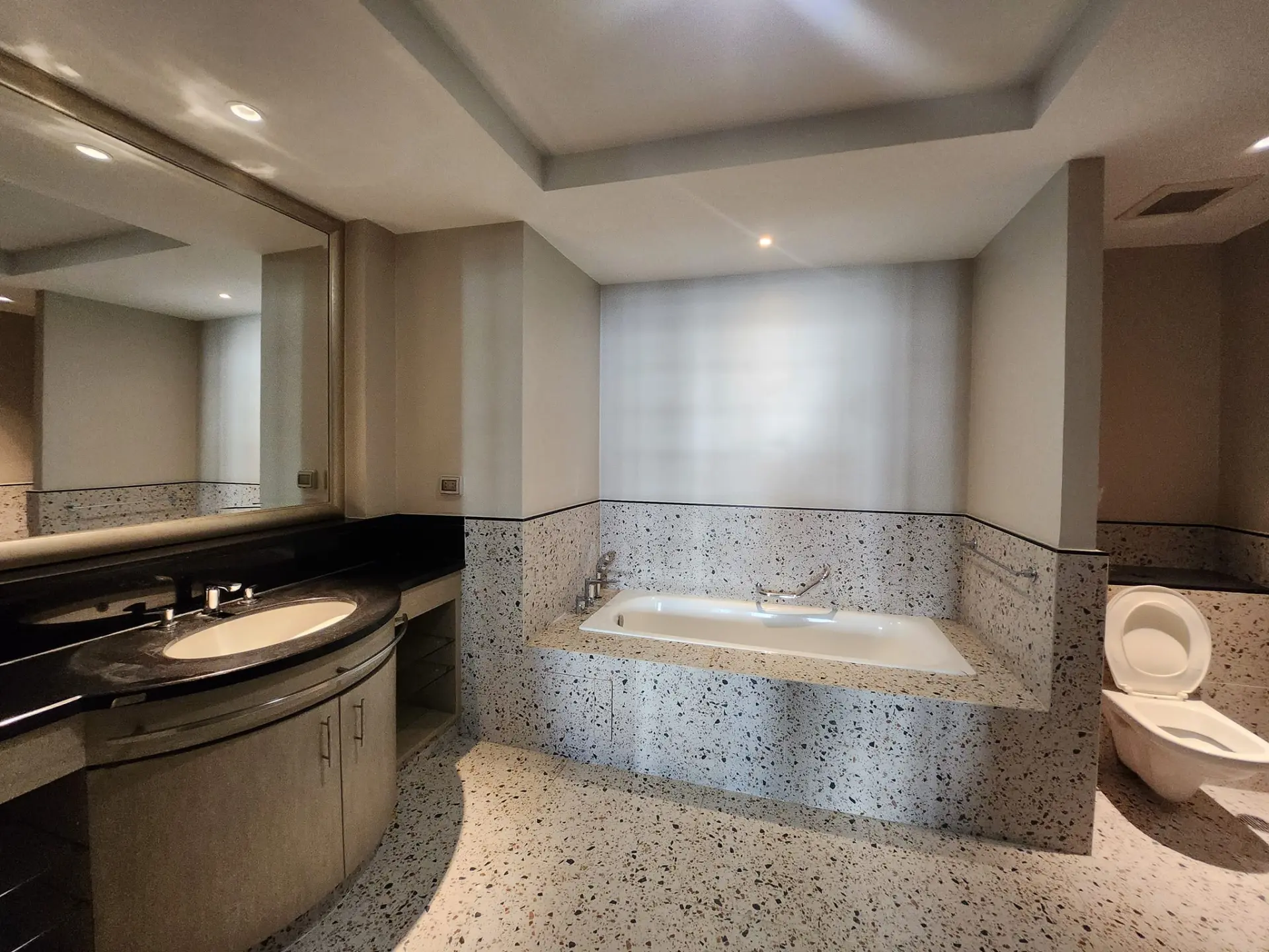 Property photos for Sky Villas Sathorn