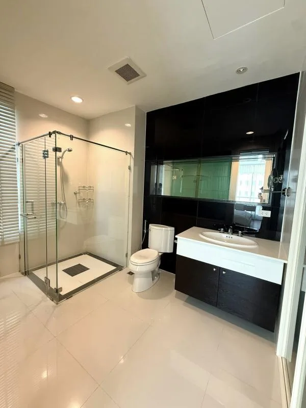 Property photos for The Address Chidlom