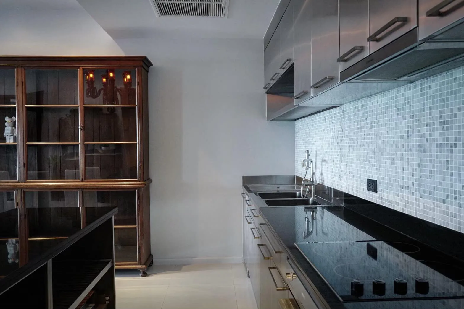 Property photos for The Royal Maneeya