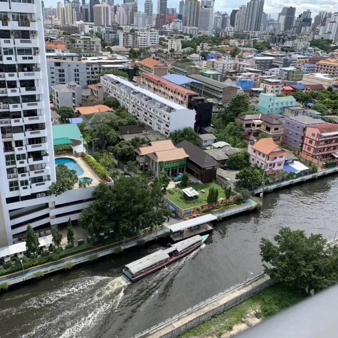 Property photos for The Base Phetchaburi-thonglor