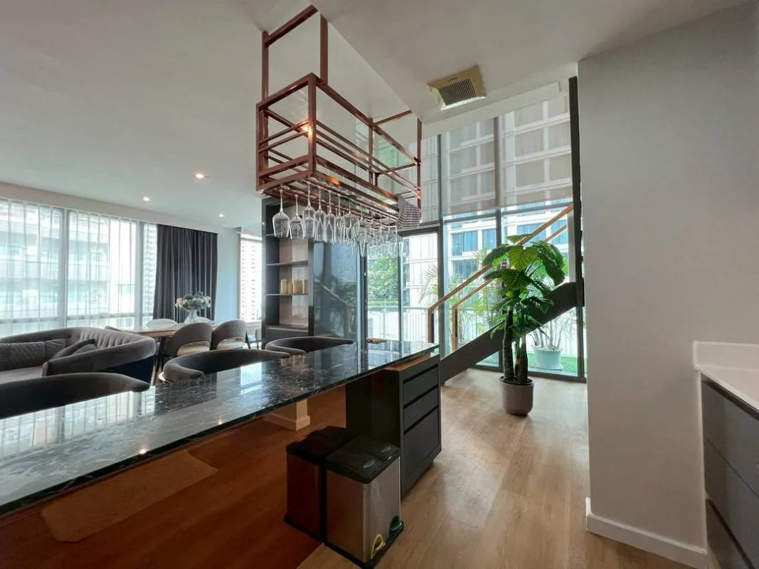 Property photos for The Room Sukhumvit 21