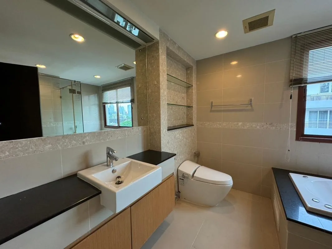 Property photos for The Crest Ruamrudee