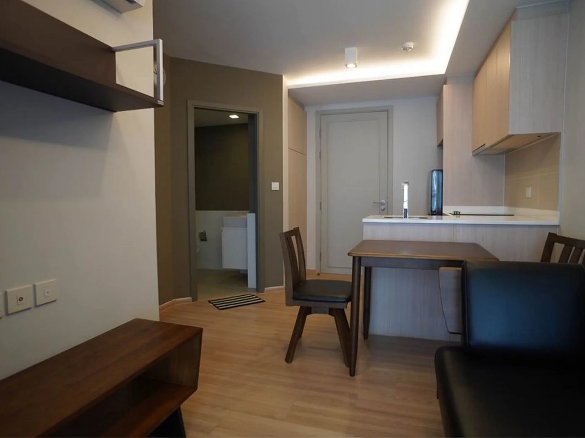 Property photos for Maestro 12