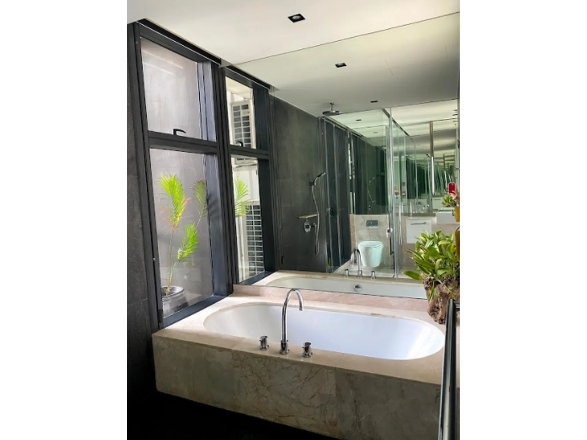 Property photos for The Met