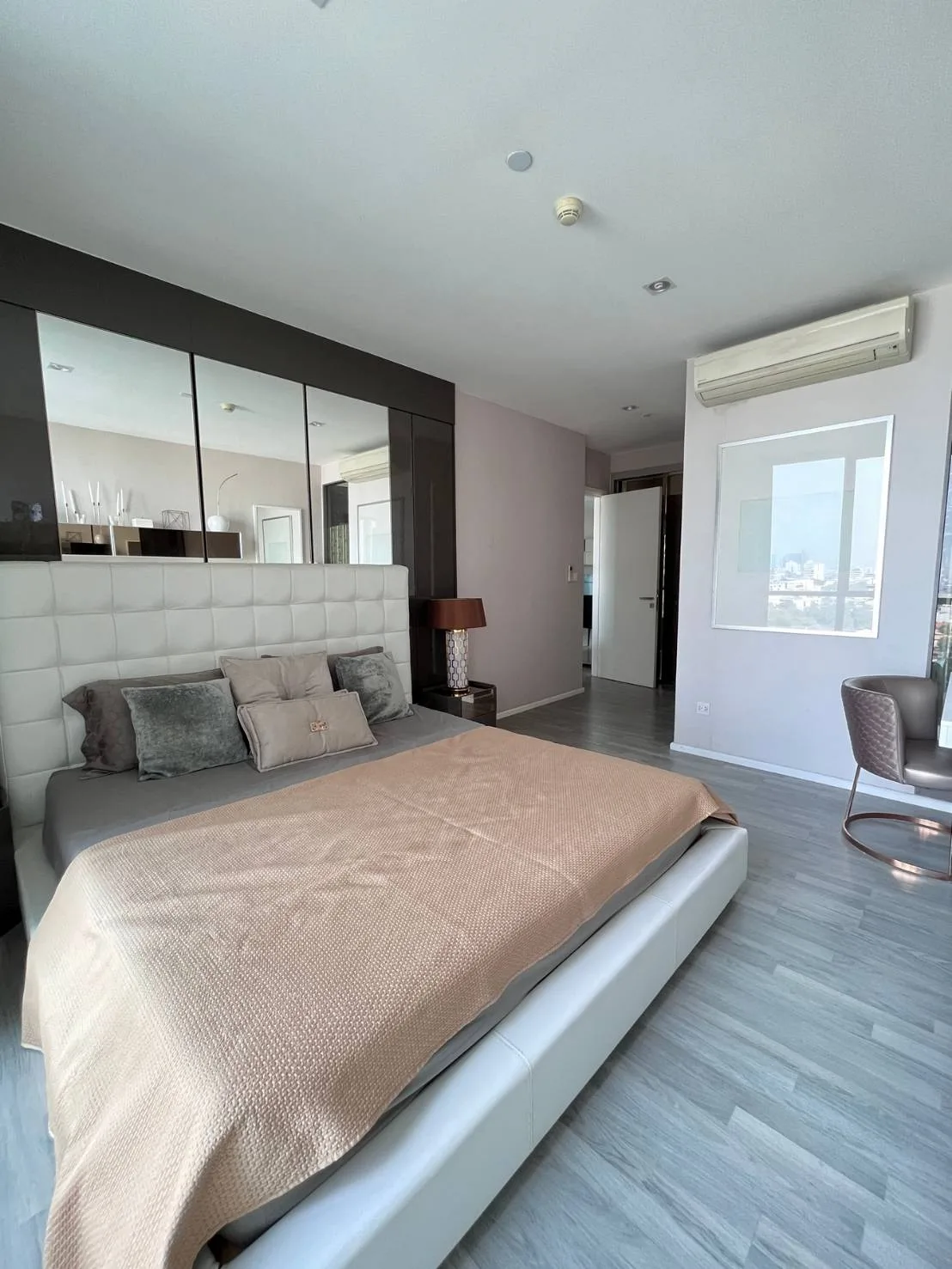 Property photos for The Room Sukhumvit 69