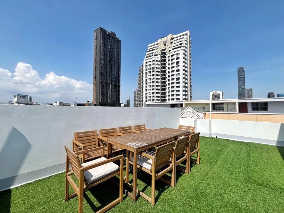 Property photos for White Mansion