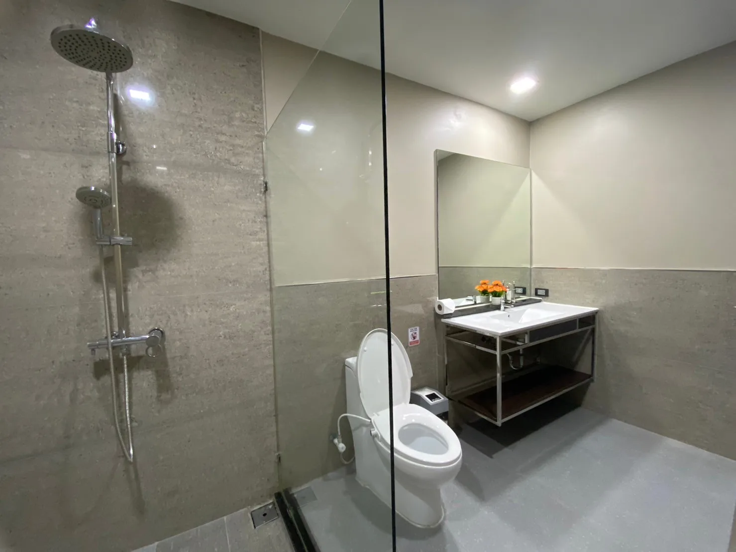Property photos for Quad Sukhumvit 36 Serviced Apartment