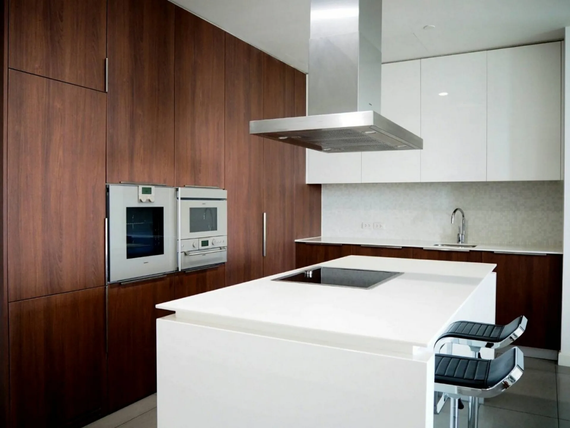 Property photos for 185 Rajadamri