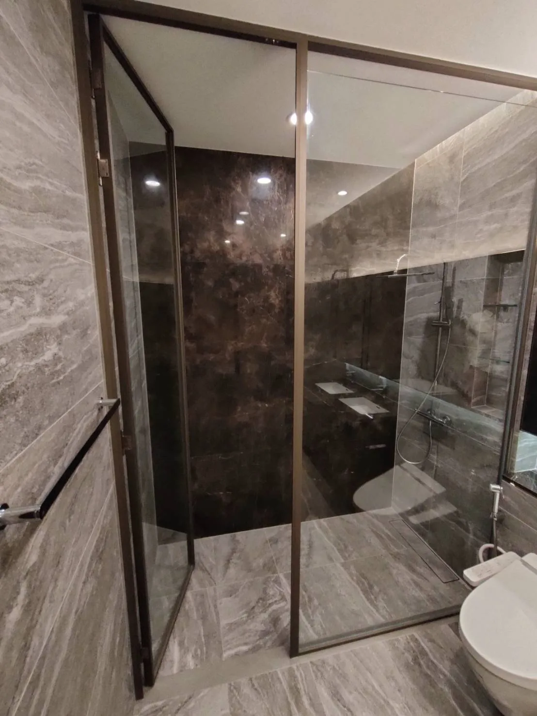 Property photos for The Esse Sukhumvit 36