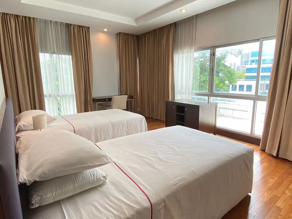 Property photos for Royal Residence Park