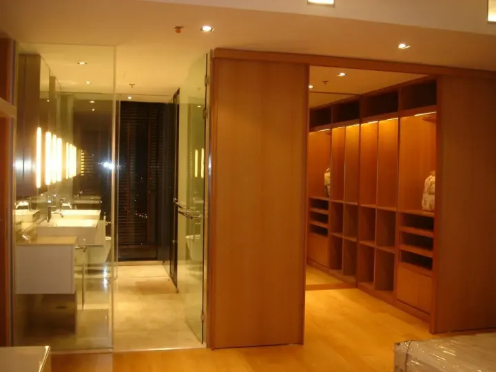 Property photos for The Met