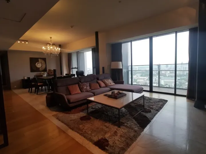 Property photos for The Met