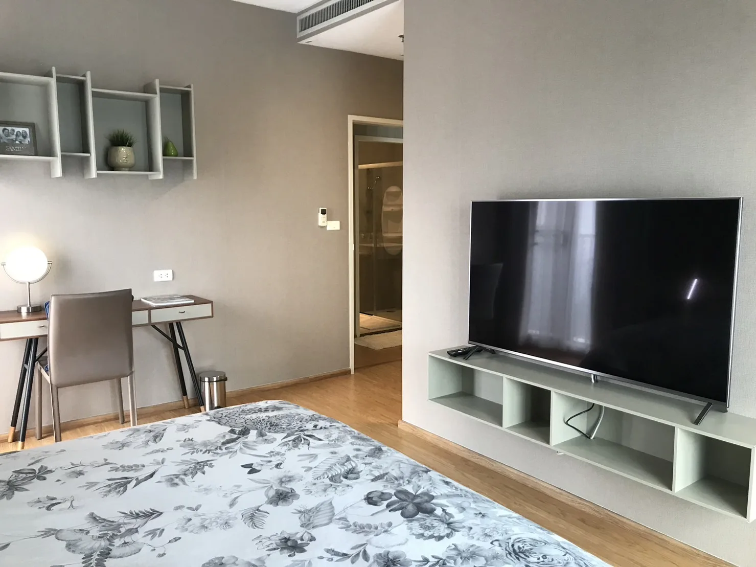 Property photos for Noble Refine