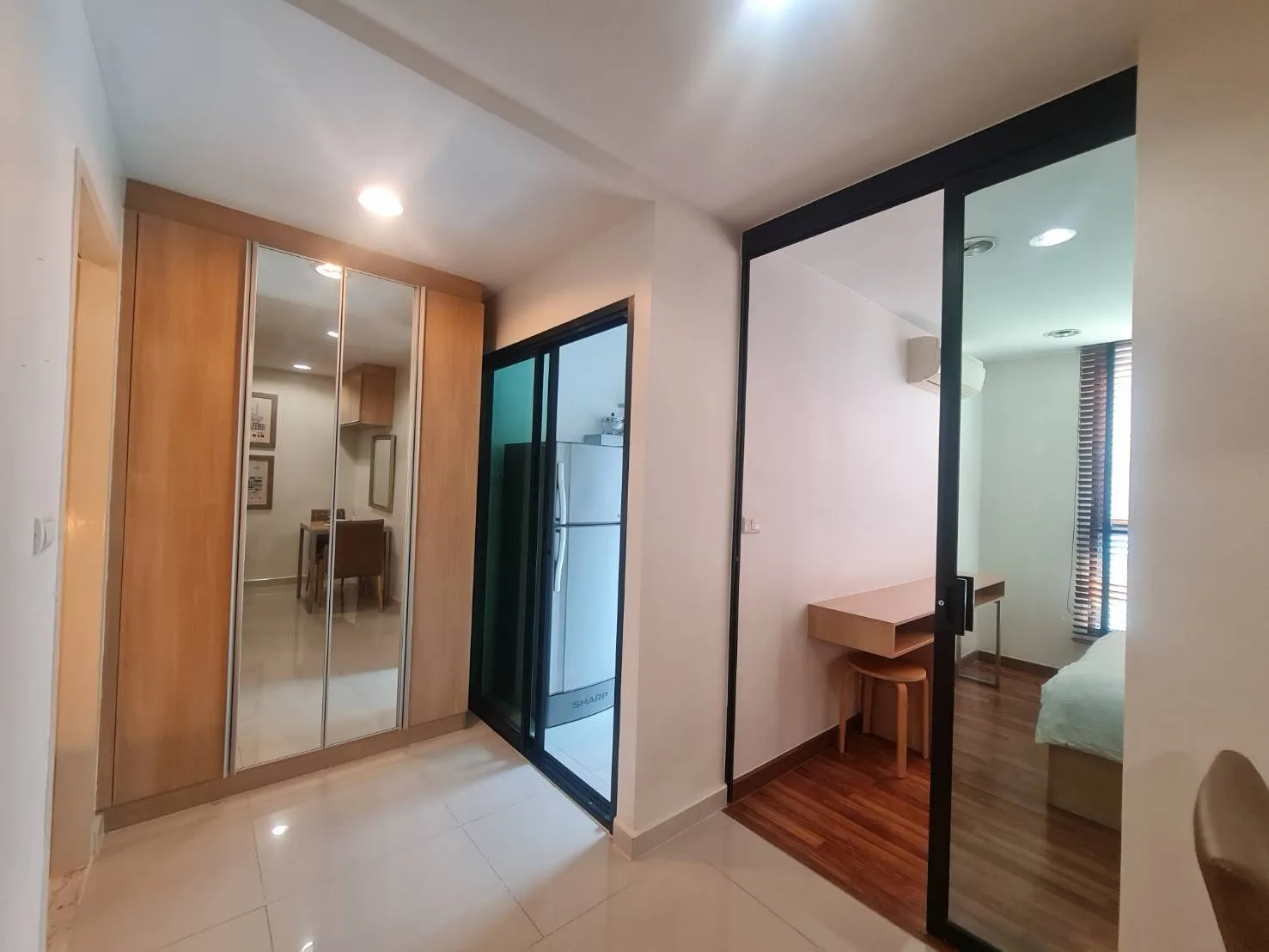 Property photos for Zenith Place Sukhumvit 42