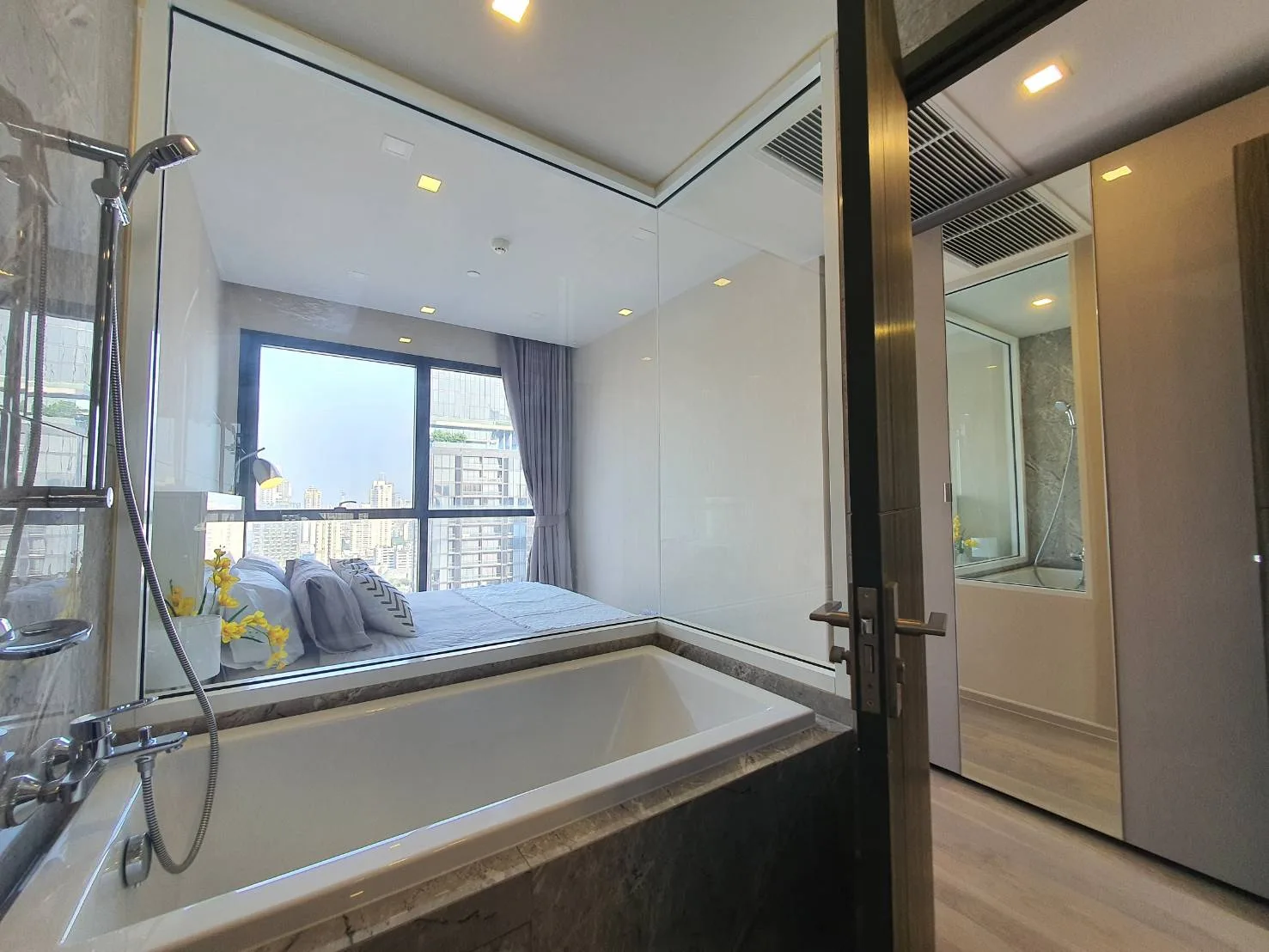 Property photos for Ashton Asoke