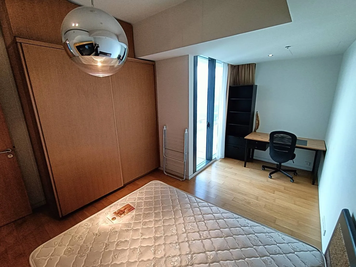 Property photos for The Met