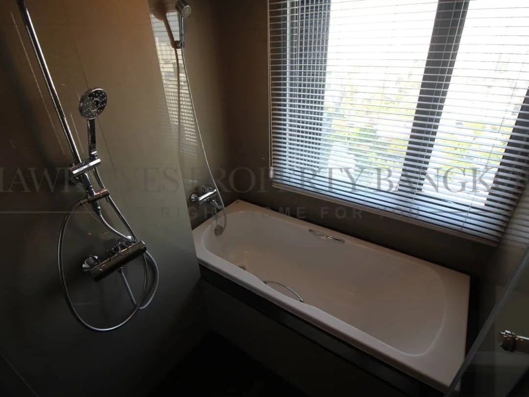 Property photos for The Crest Sukhumvit 34