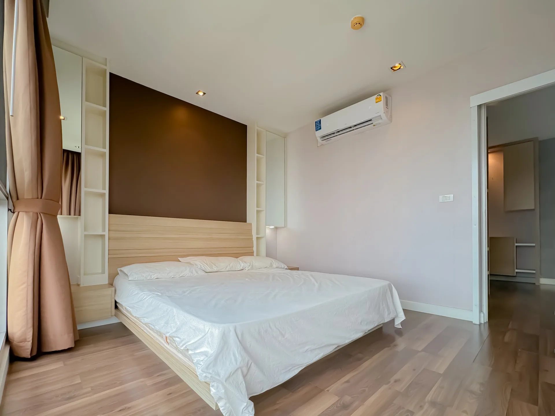 Property photos for The Room Sathorn - Taksin