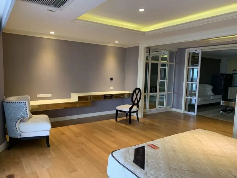 Property photos for State Tower