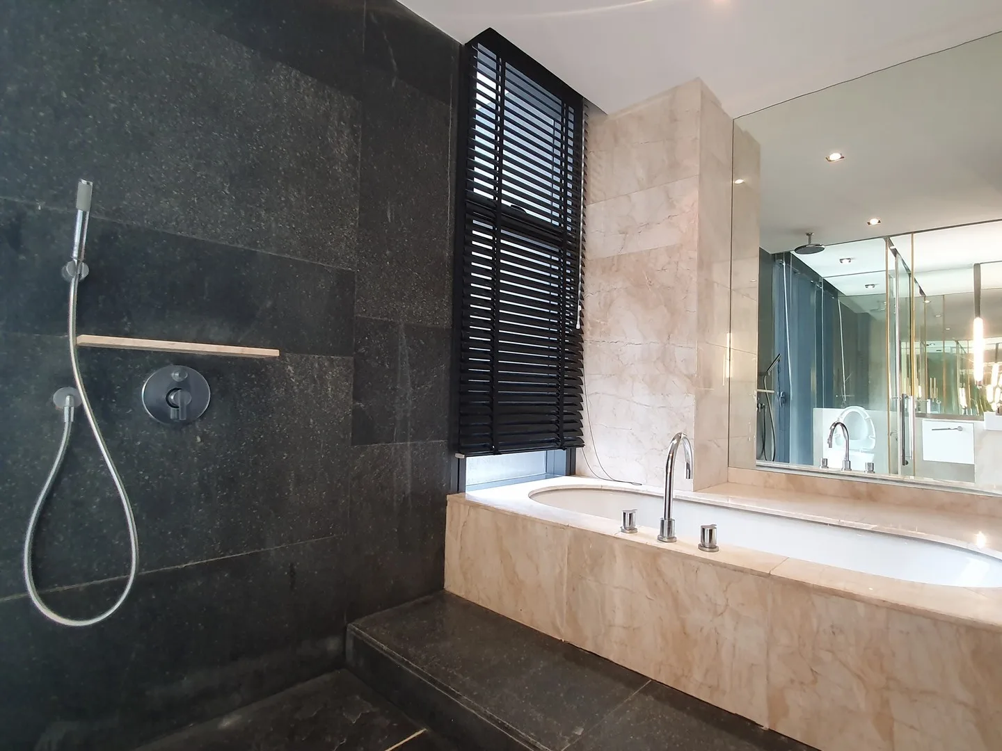 Property photos for The Met