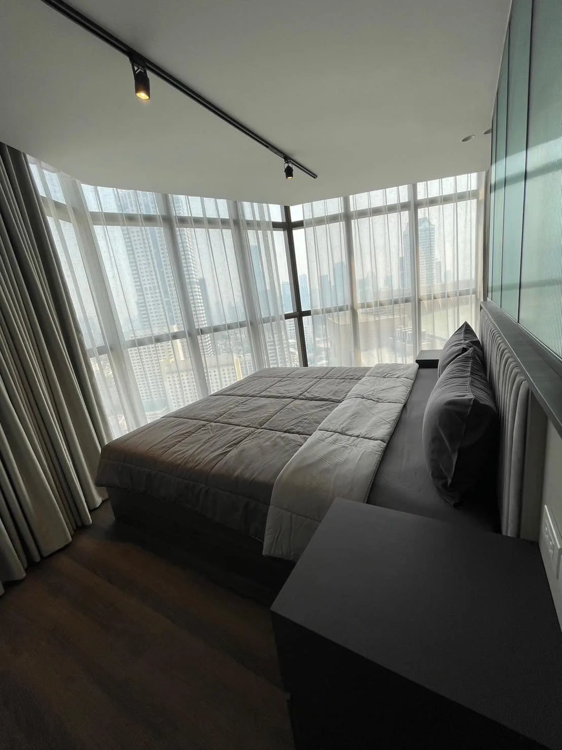 Property photos for State Tower