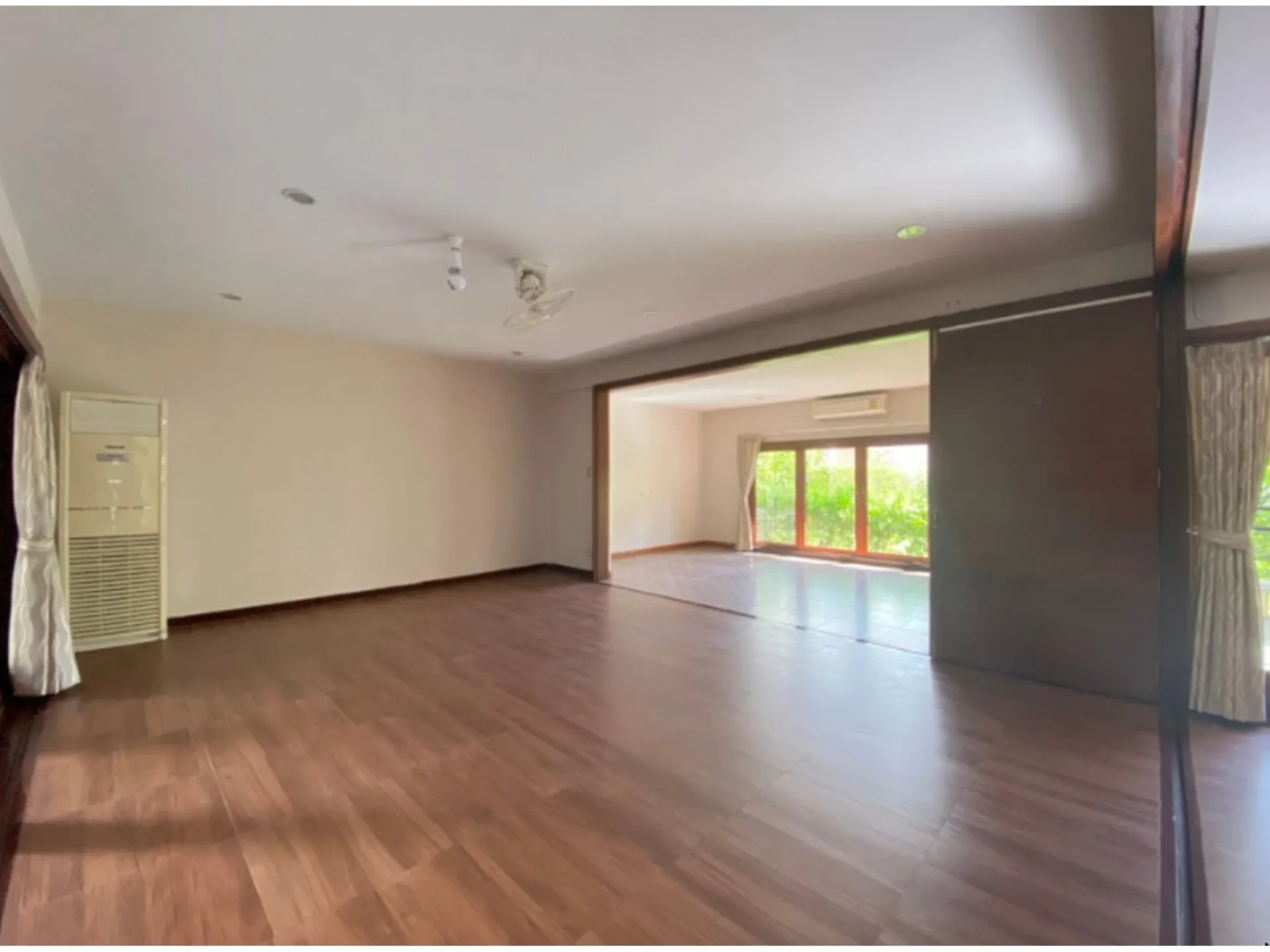 Property photos for 13 Yaek Soi Sammit