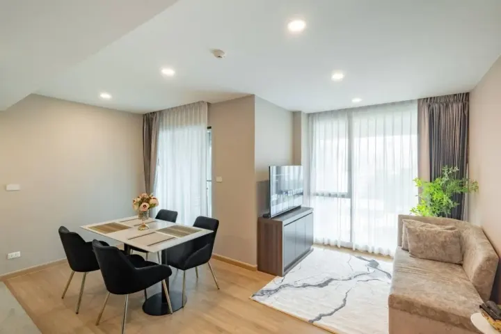 Property photos for Lloyd Soonvijai-thonglor