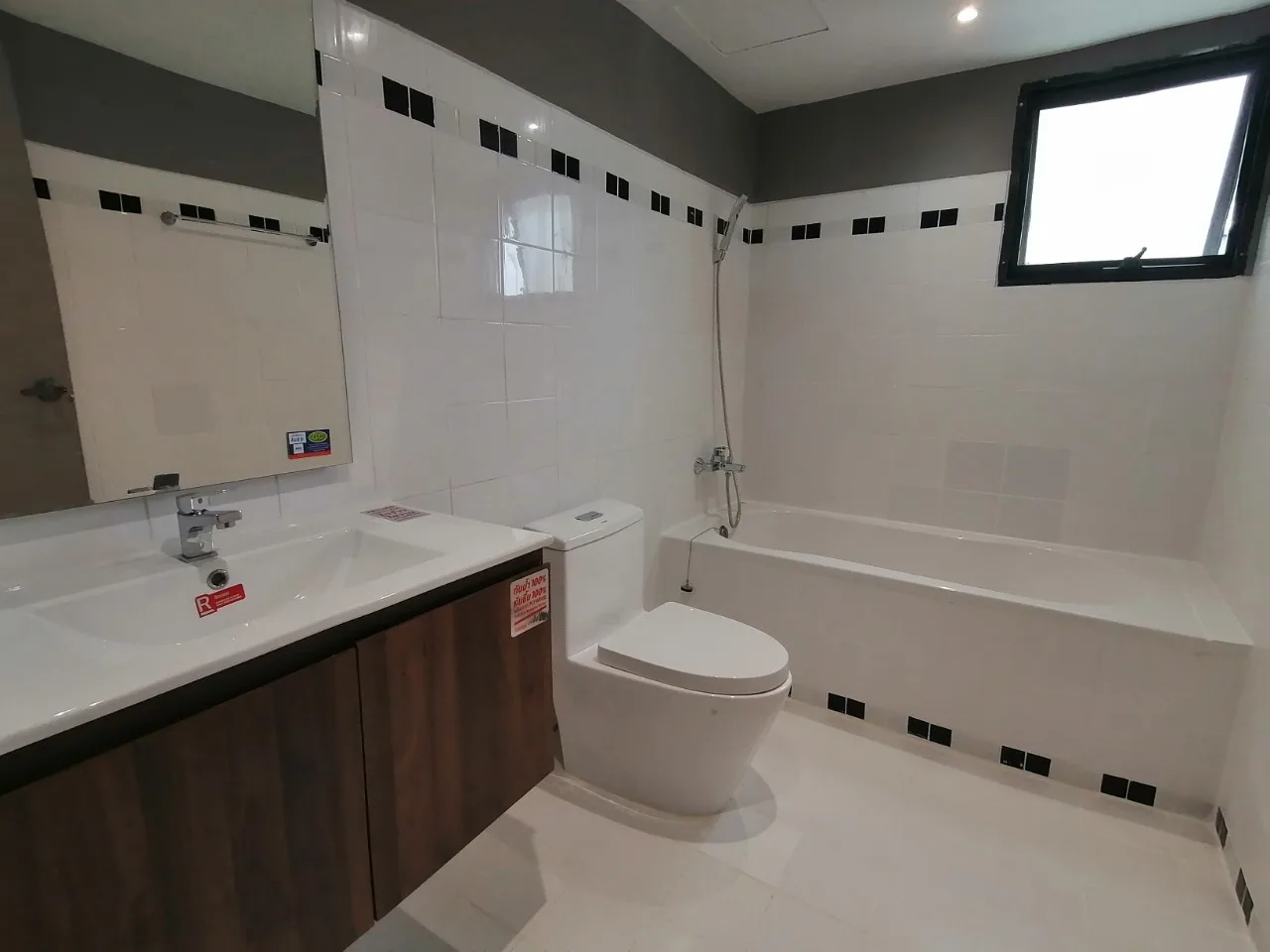 Property photos for Lily House