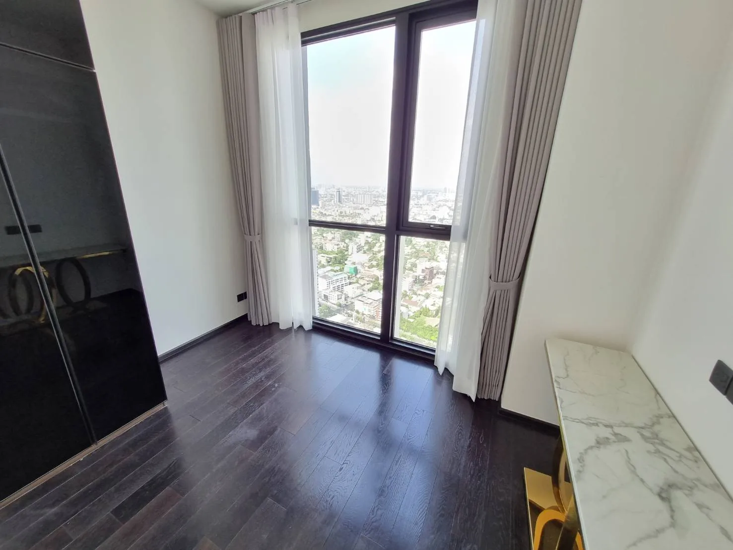 Property photos for Park Origin Thonglor