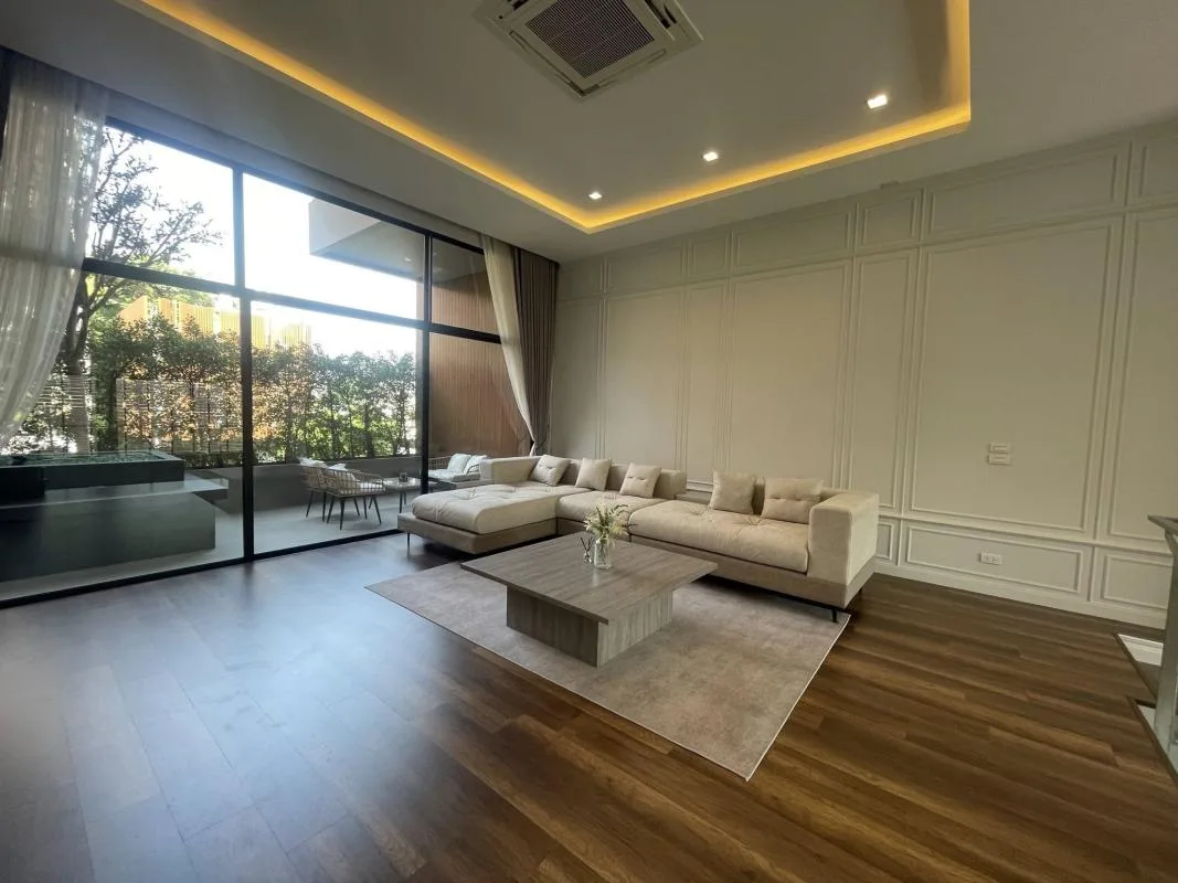 Property photos for The Park Lane Sukhumvit-bearing