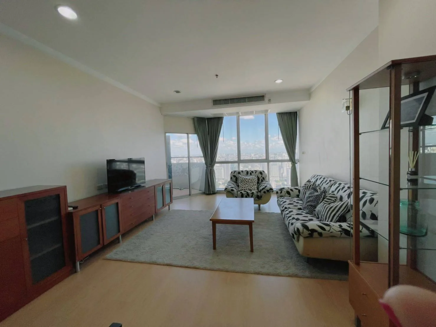 Property photos for The Waterford Diamond