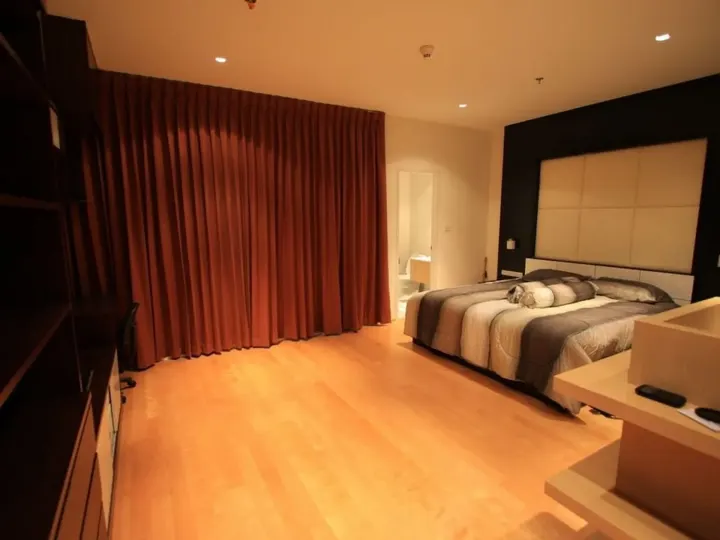 Property photos for Villa Rachatewi