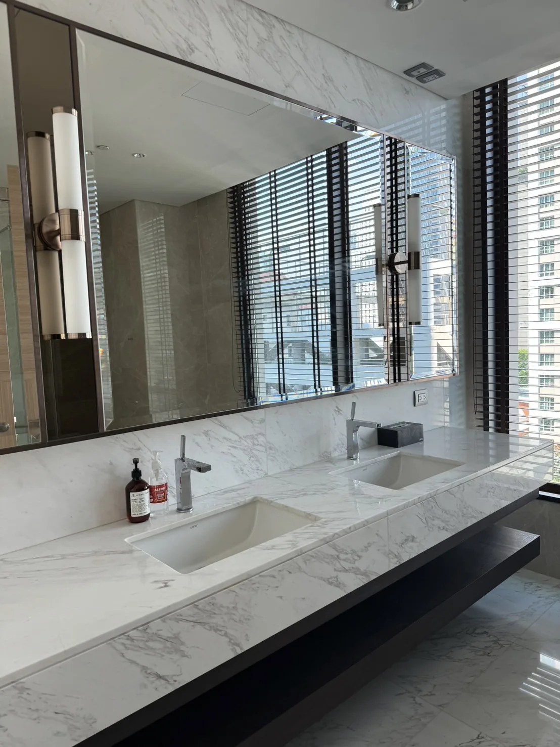 Property photos for Sindhorn Residence