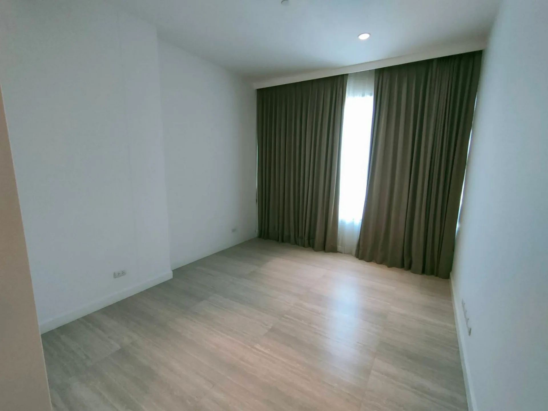 Property photos for 185 Rajadamri