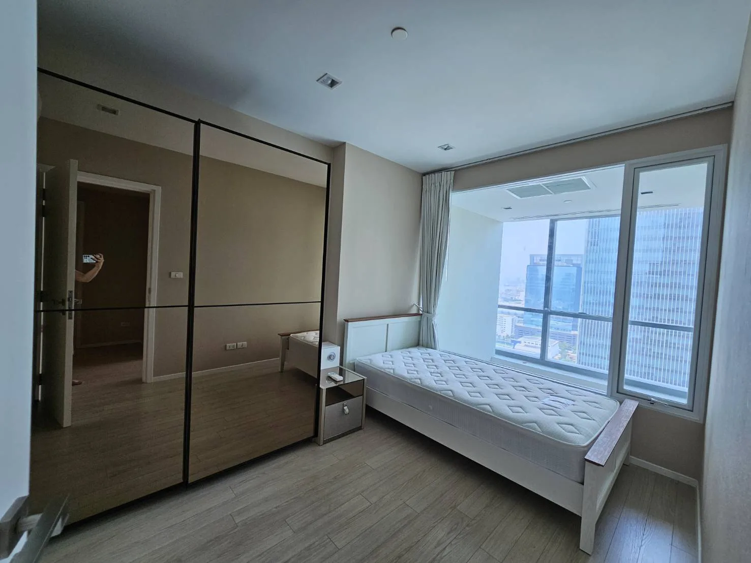Property photos for The Room Sukhumvit 21
