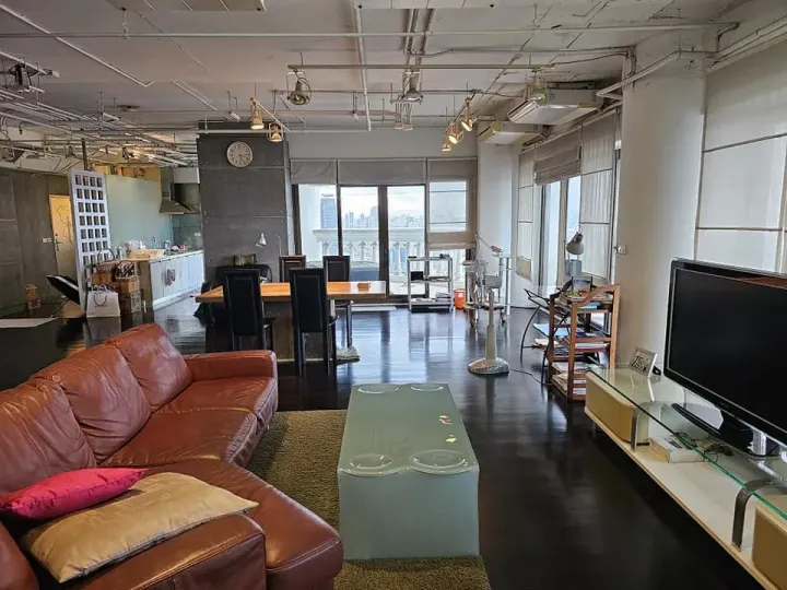 Property photos for State Tower