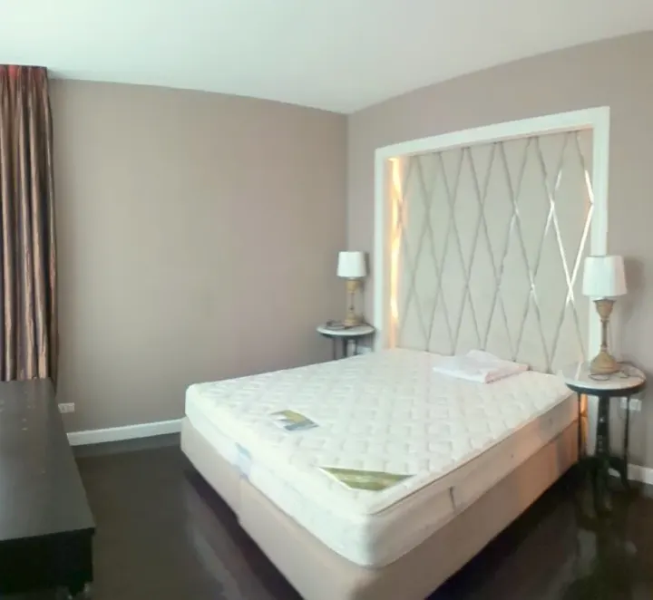 Property photos for MANHATTAN CHIDLOM
