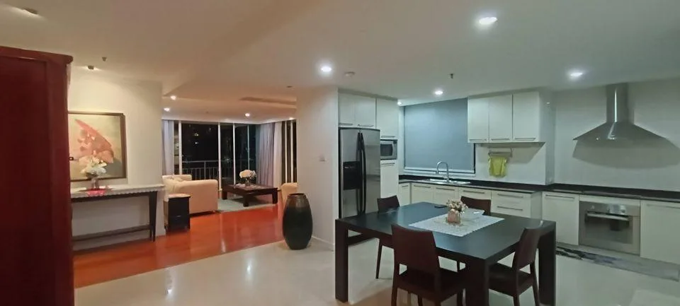 Property photos for Lake Green
