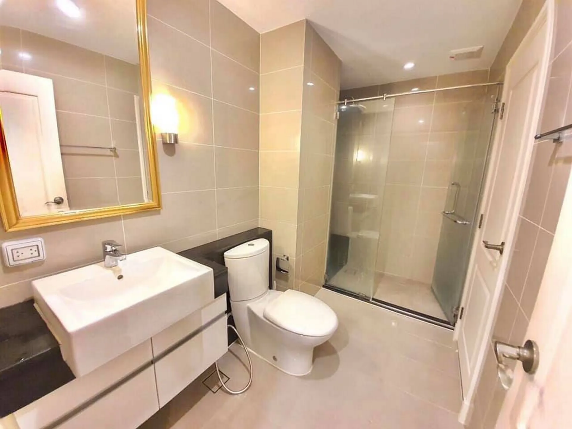 Property photos for Supalai Wellington